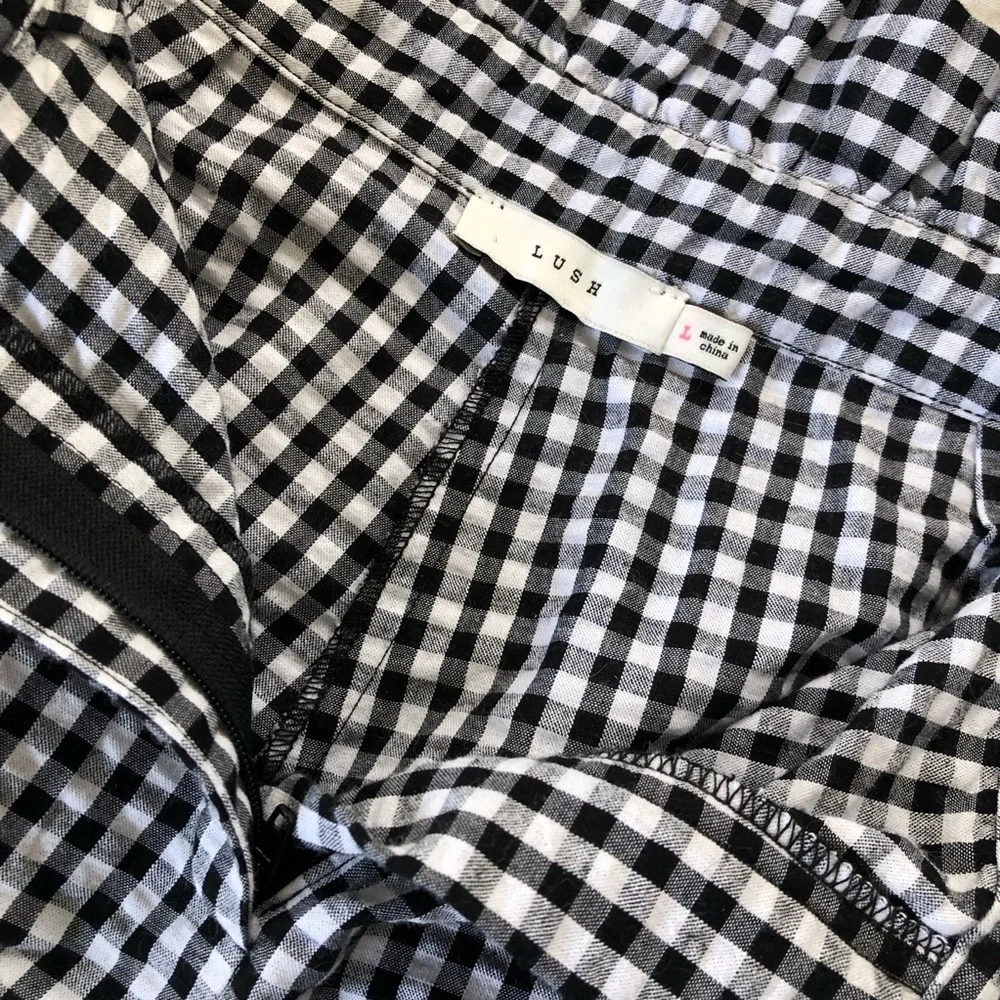 LUSH Black and White Gingham Pants, High-Waist (with ruffle), Size L, NWOT - Picture 2 of 8
